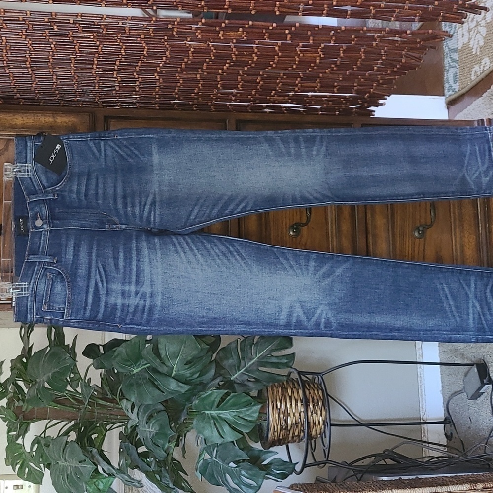Joe's Jeans The Asher in Westferry wash. Size 31